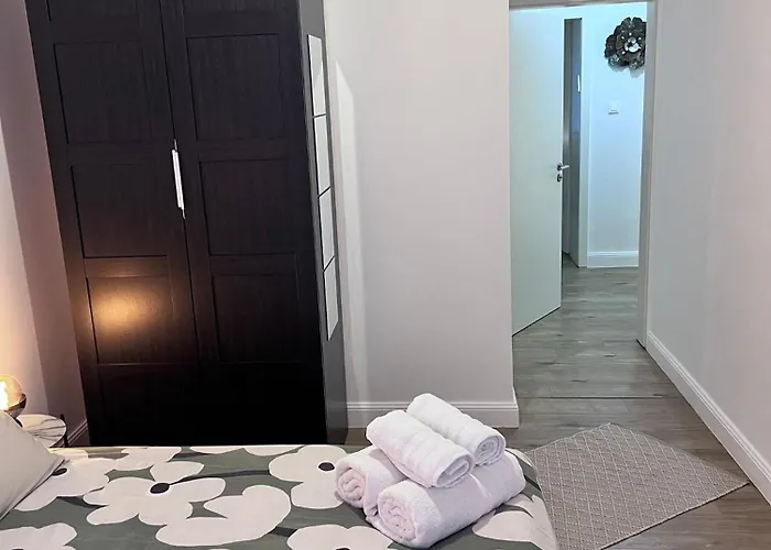 Le Rapp 6, De Standing 3 Chambres, 7 Personnes &1 Bebe, Cosy Et Familial Ultra Equipe Emplacement Ideal Proche Gare Centre Marches De Noel Quartier Tribunal Contades