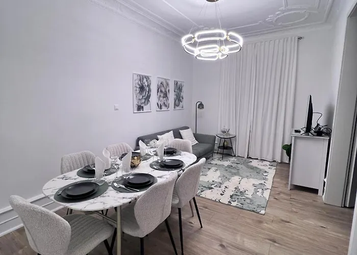 Le Rapp 6, De Standing 3 Chambres, 7 Personnes &1 Bebe, Cosy Et Familial Ultra Equipe Emplacement Ideal Proche Gare Centre Marches De Noel Quartier Tribunal Contades Appartement Straatsburg